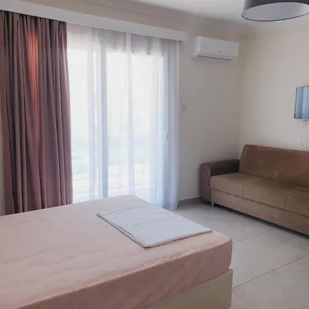 Royal Life Poseidon B Apartment *